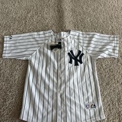 NWT New York Yankees Youth Jersey – Size 10/12, #18