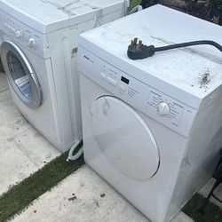 Washer and dryer I don’t know if they work .