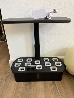 Indoor LED hydroponic system