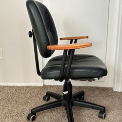 Office Chair – Comfortable, Genuine Leather, Wood Armrests