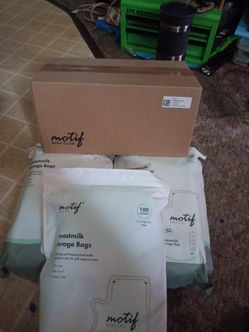 Motif Aura glow breastmilk pump