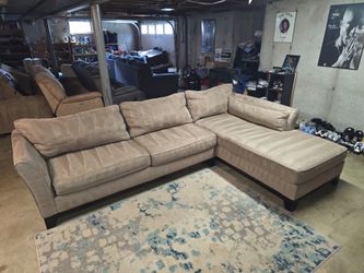 Bauhaus USA 2-Piece Sectional