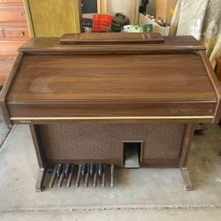 Technics Electric Organ With Bench Seat