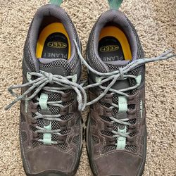 Women’s Keen Hiking Shoes 