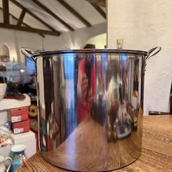 Large Stainless Steel 15-16 Qt. Stock Pot