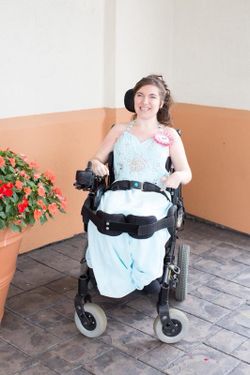 beautiful pagent dress size 8