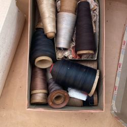 Vintage Thread Spools – Assorted Colors & Materials – Ideal for Sewing, Crafting, or Displa
