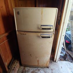 Vintage RCA Whirlpool refrigerator
