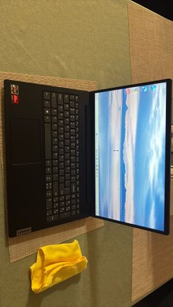 Lenovo Windows 11 Pro laptop