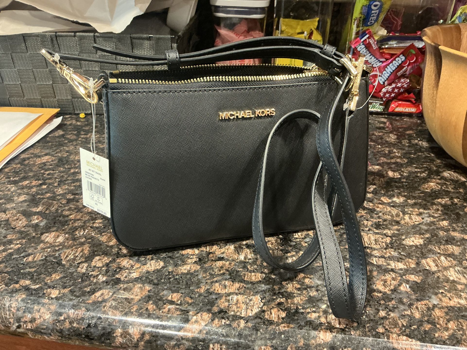 Michael Kors Handbag – Stylish & Authentic