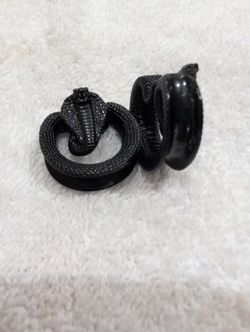 Black Oxygen Cobra Ear Gauge