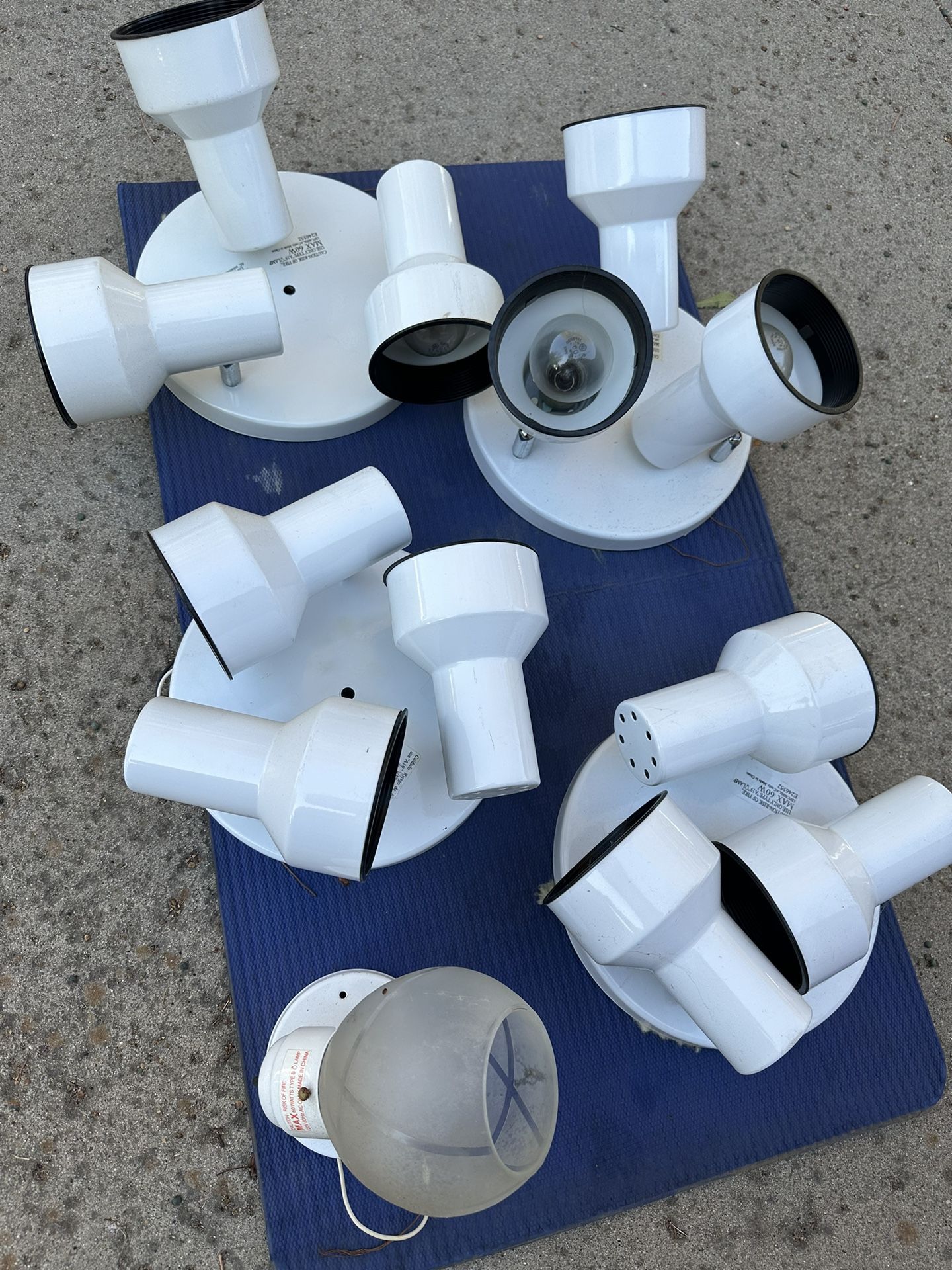 Ceiling Light w/ bulbs & Porch Light - $25 US Cash Only for all. Pick-up in Clovis. No Delivery.