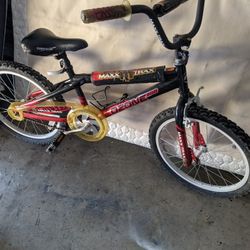 Ozone 20" Bike New Never Used Just Missing Cable On Front Brake. Everything Else Is Perfect 
