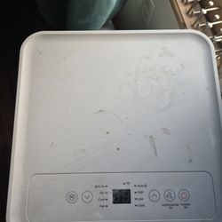  Moving Must Gi! Portable AC unit