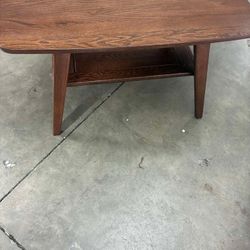2 Tier Oak Wood Coffee Table for Living Room, 19.69 Inches Wide Oak Wood Coffee Table x 31.50 Inches High
