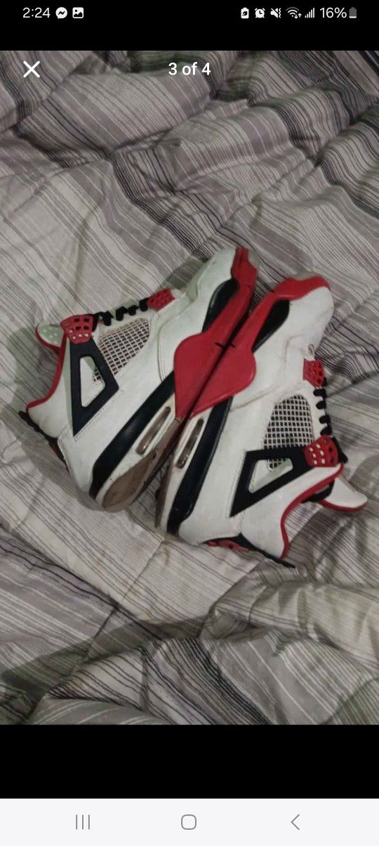 Jordan 4 Fire Reds 