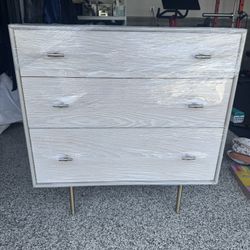 3 Drawer Dresser