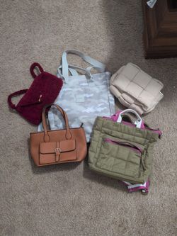 Bag/backpack lot
