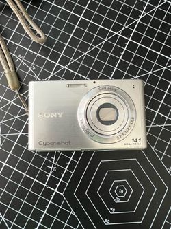 Sony Cybershot DSC-W330 14.1 MP Silver digital camera
