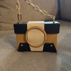 Yuzefi Stylish Color-Block Crossbody Bag with Gold Chain