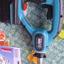 Makita
18V LXT Lithium-Ion 4 ft. Cordless Concrete Vibrator (Tool-Only)