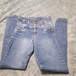 Size 7 Bogota Jeans  10 Dollars In Excellent Condition 