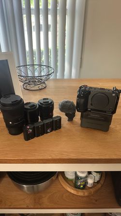 FX30 Cinema Mirrorless Camera Bundle