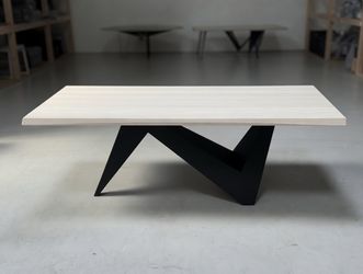 Moe's Bird Dining Table