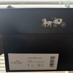 Brand New Coach Slides Size 9D 75$