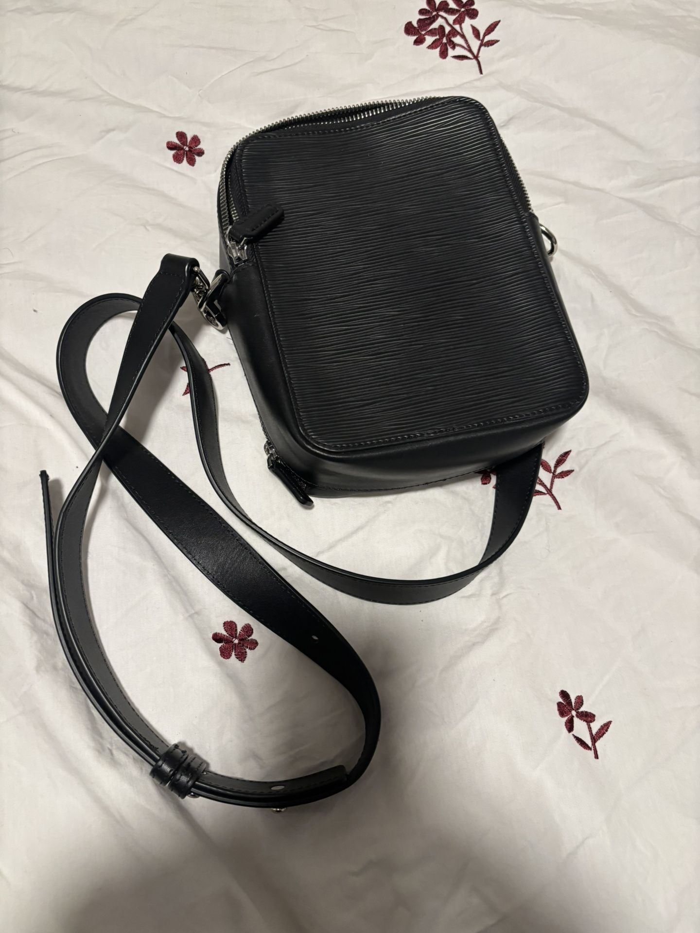 Article & Goods Leather Crossbody Bag