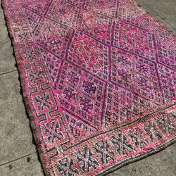 Vintage pink moroccan wool rug