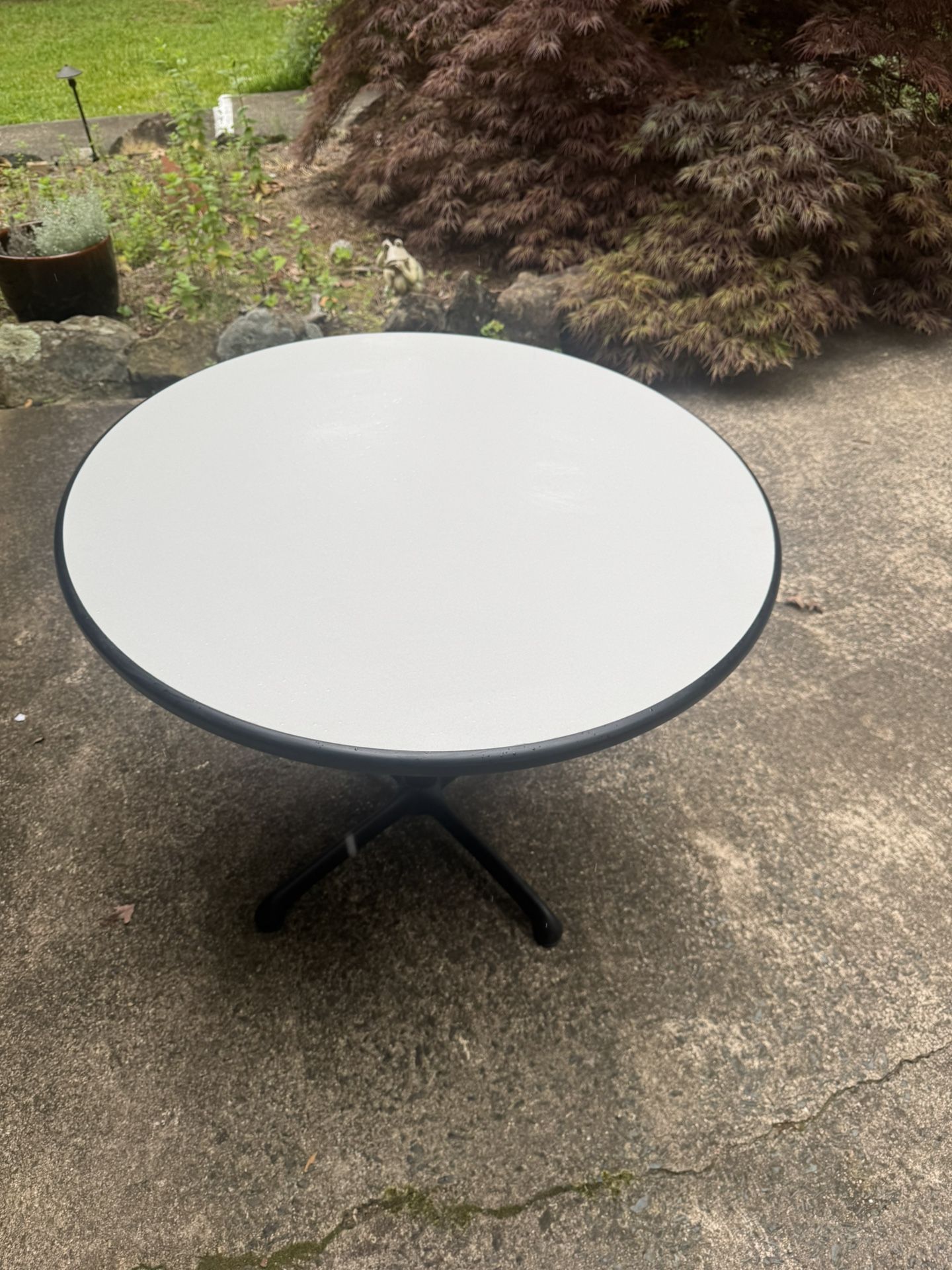 Steelcase Cafe / Bistro / Break-room Table