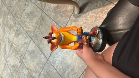 Crash bandicoot holder