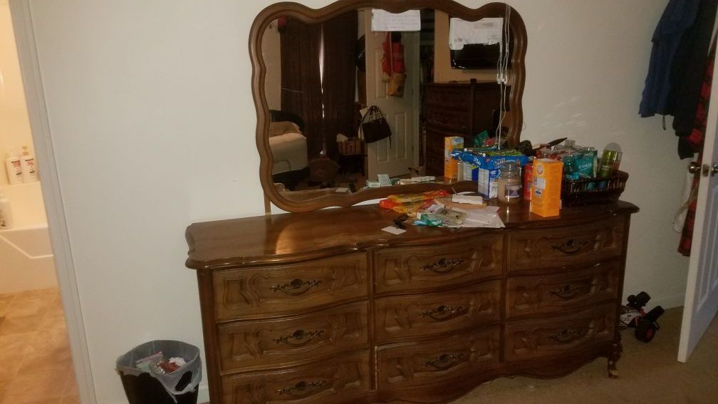 Bassett dresser mirror and nightstand