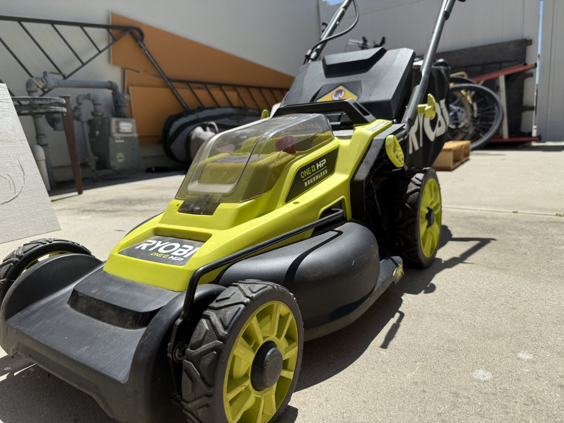 Ryobi One+ 18V 16 In Lawn Mower