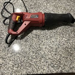 Reciprocating Saw with a Rotating Handle