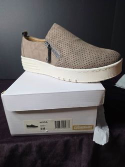 Cushionaire Nissa Slip-On Sneaker Grey Size 8M