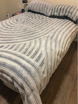 Full size bed