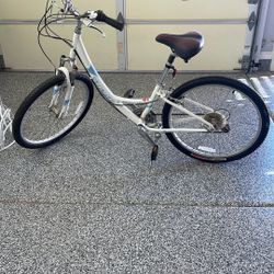 Ladies Specialized Expedition Bike