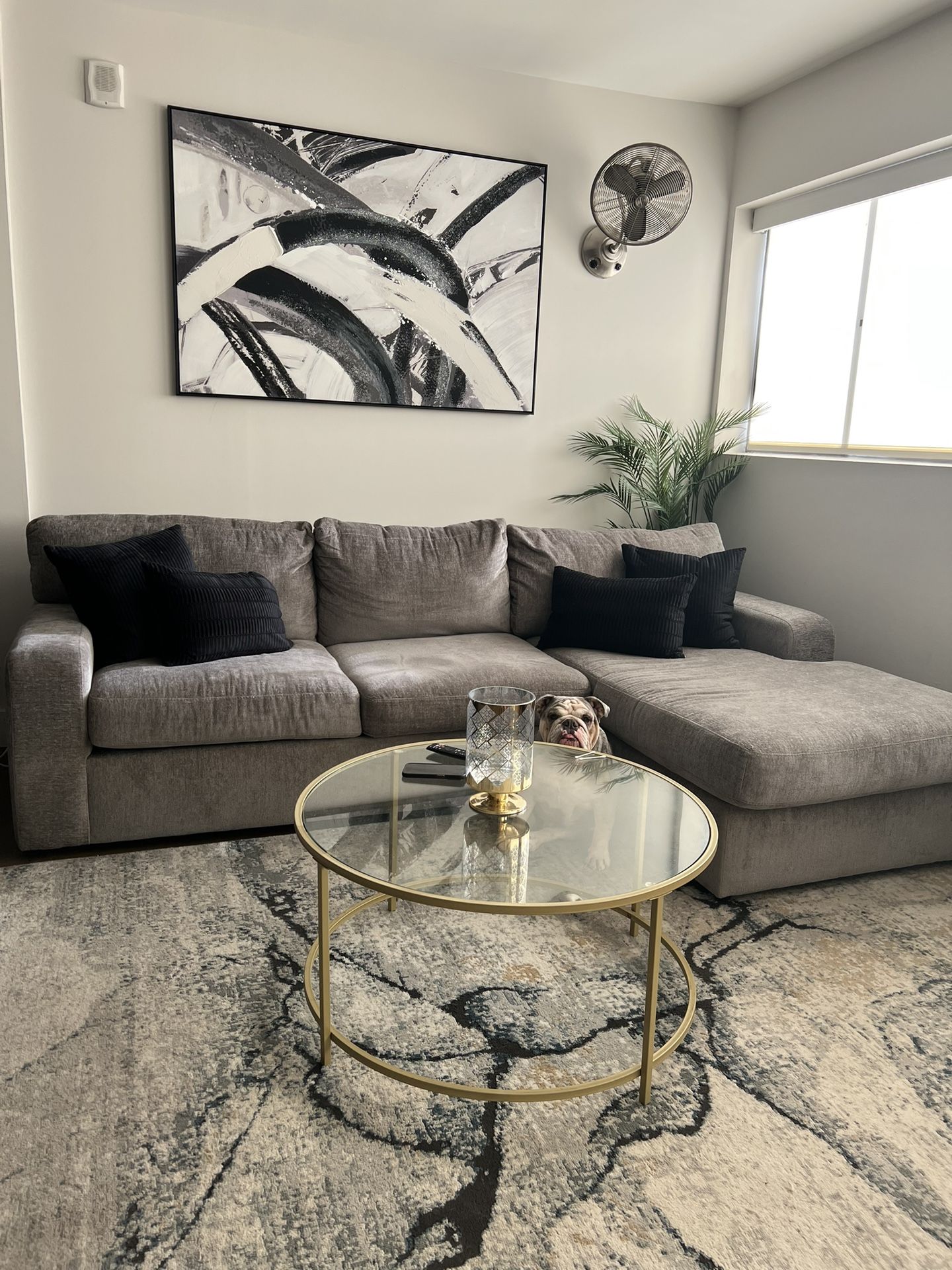 Round Gold Table