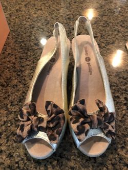 Lindsay Phillips Wedge Sandals with Interchangeable Decorative Snaps