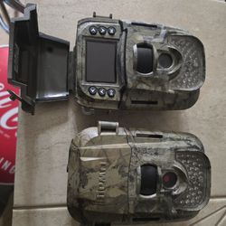 Uway NightXplore N50 Hunting/Trail Cameras New Pair