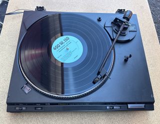 Technics SL-BD22 Black Automatic Belt Drive FG Servo Turntable 33.3/45 RCA