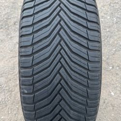 Michelin 235/50/20  (1) Tire