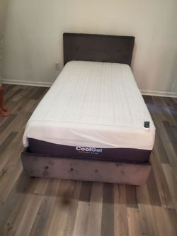 Twin bed frame + mattress