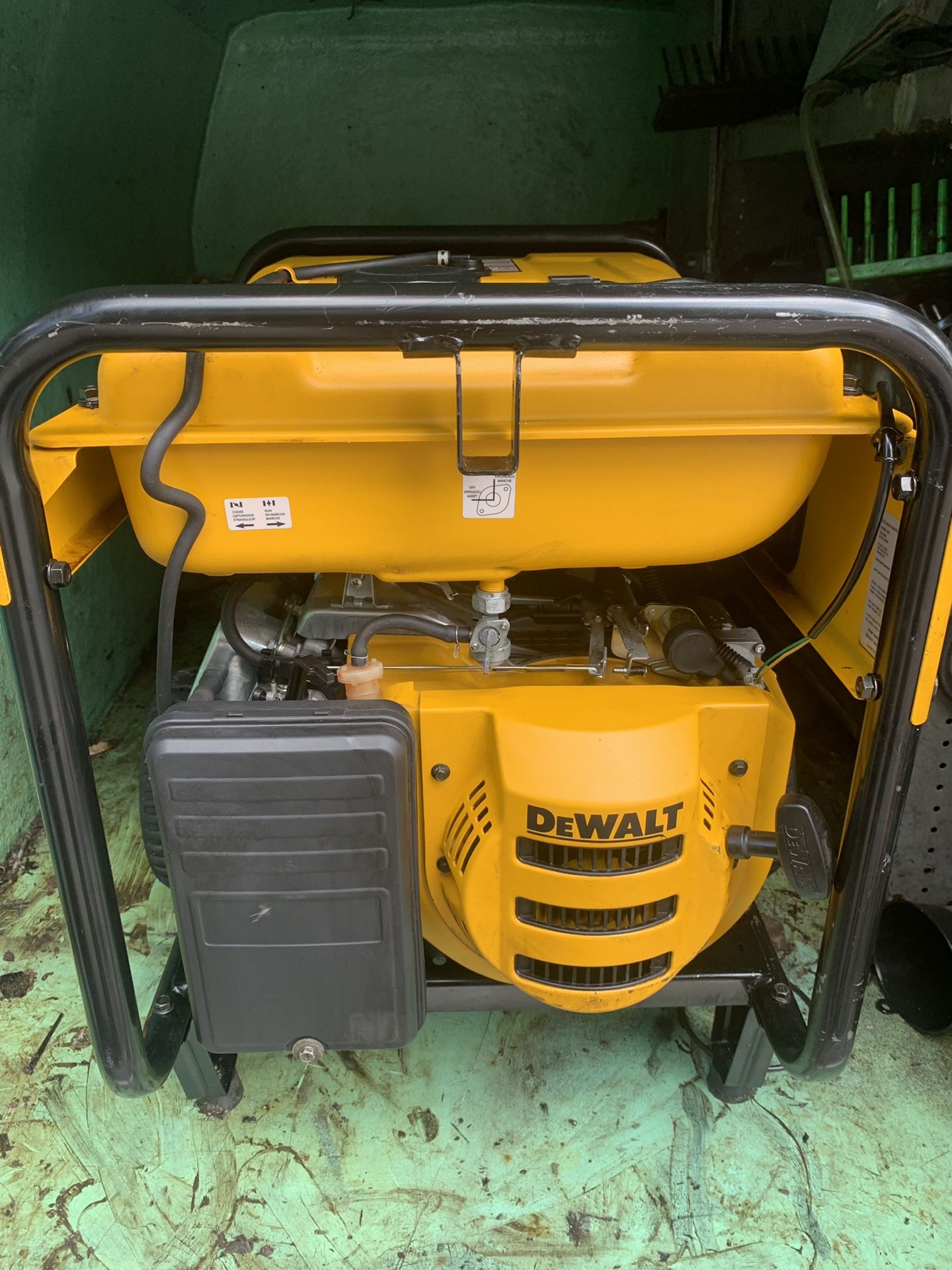DeWalt DXGNR7000 generator very low hours for Sale in Tampa, FL OfferUp