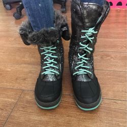 Justice snow Boots Size 5