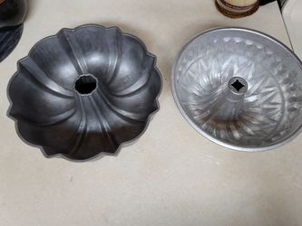 Cake pans