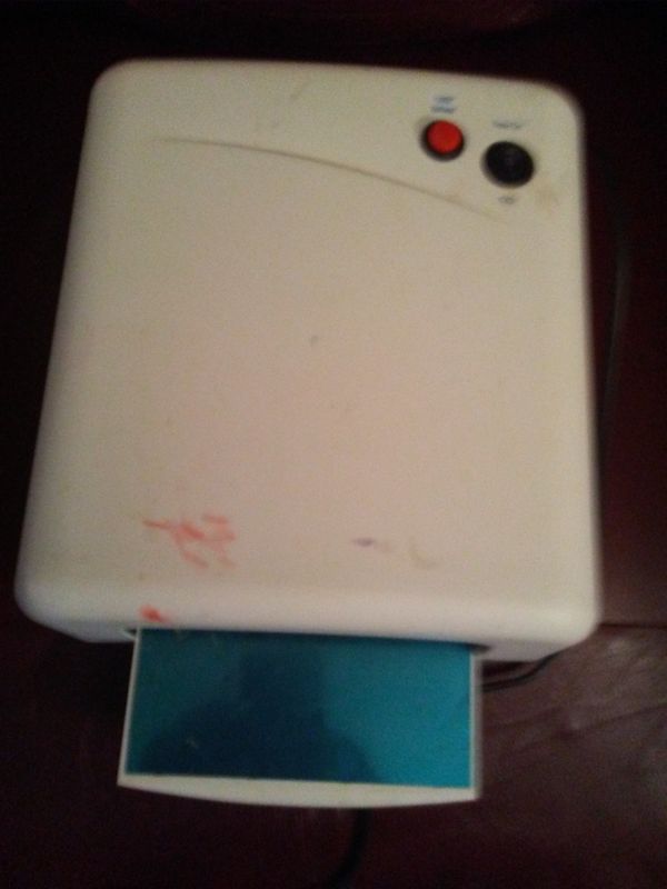 If lamp for gel nail polish with extra bulbs for Sale in 