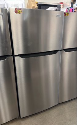 NEW TOP FREEZER